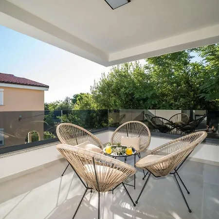 Βίλα Luxury Venus With Heated Pool