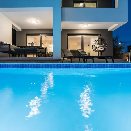 Βίλα Luxury Venus With Heated Pool